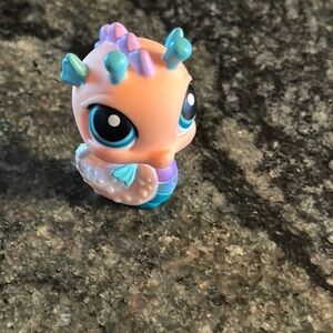 Littlest Pet Shop Seahorse Toy - Pink and Blue